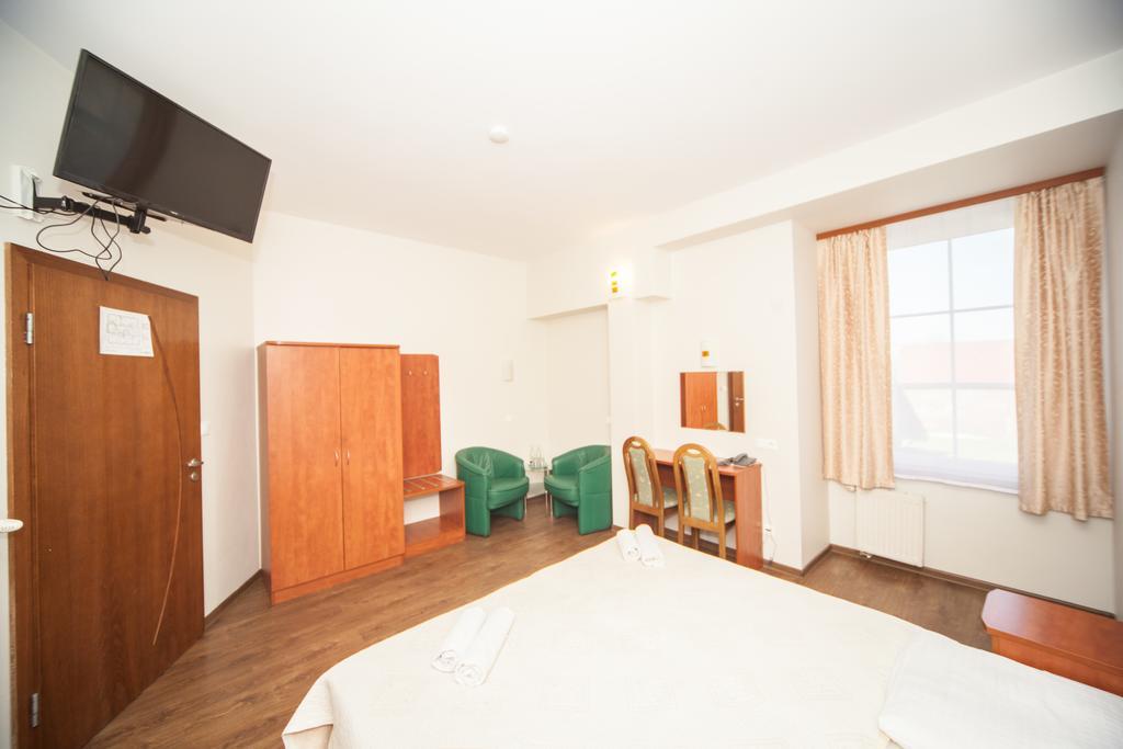 Hotel Ada Wiekszyce Dış mekan fotoğraf